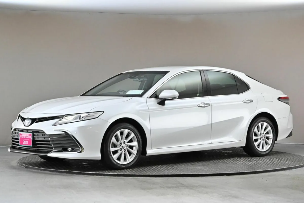 Toyota Camry 2.5 HYBRID **REVERSE CAM**PEARL PAINT - Image 4