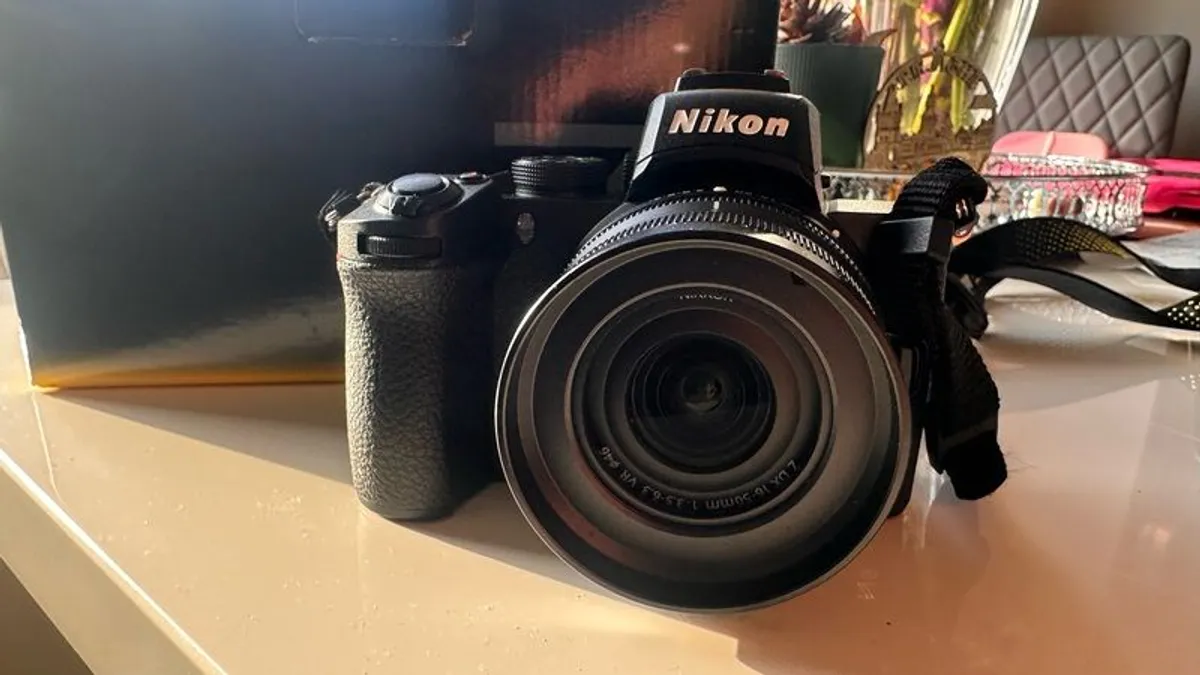 Beautiful Nikon Z50 camera for sale - Image 1