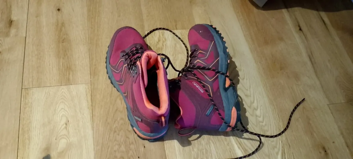 Women's Mountain Walking Boots UK 8 - Image 2