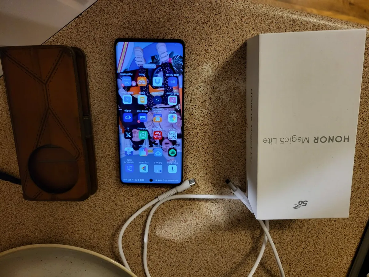 Honor magic 5 lite phone - Image 4