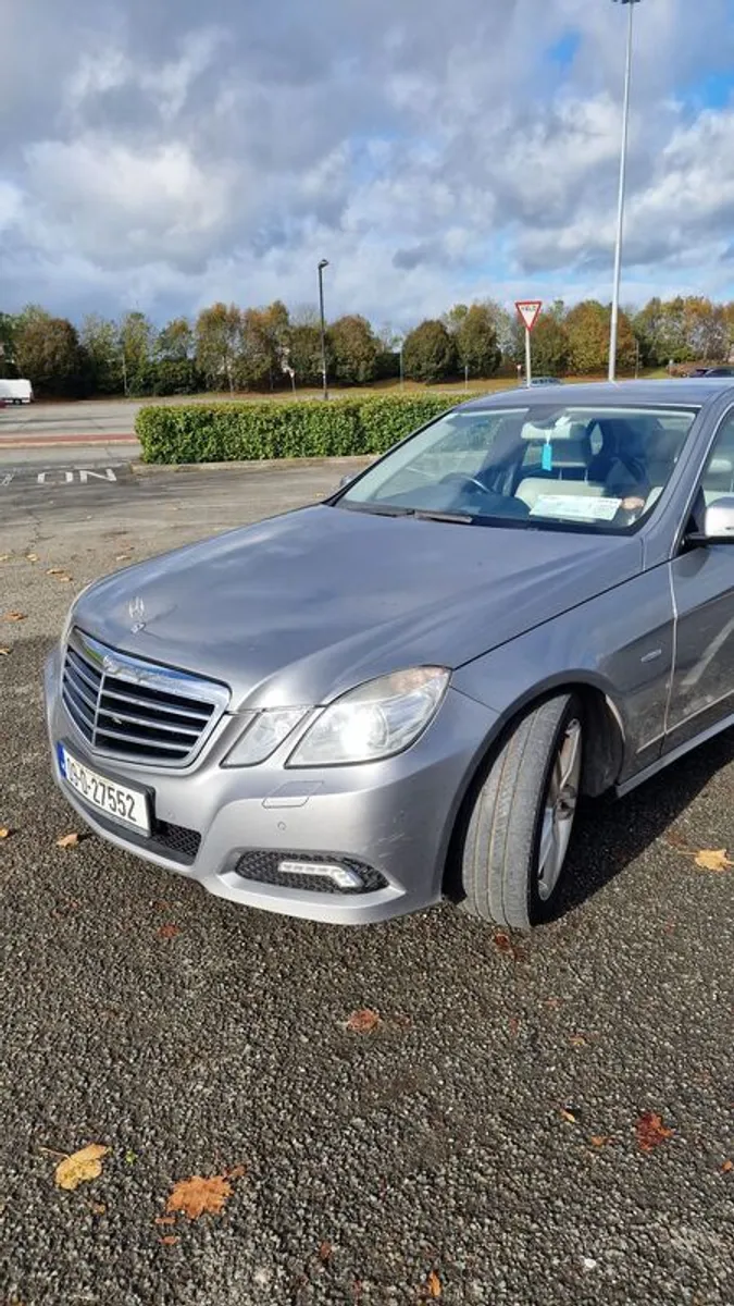 2009 Mercedes-benz E-class - Image 2