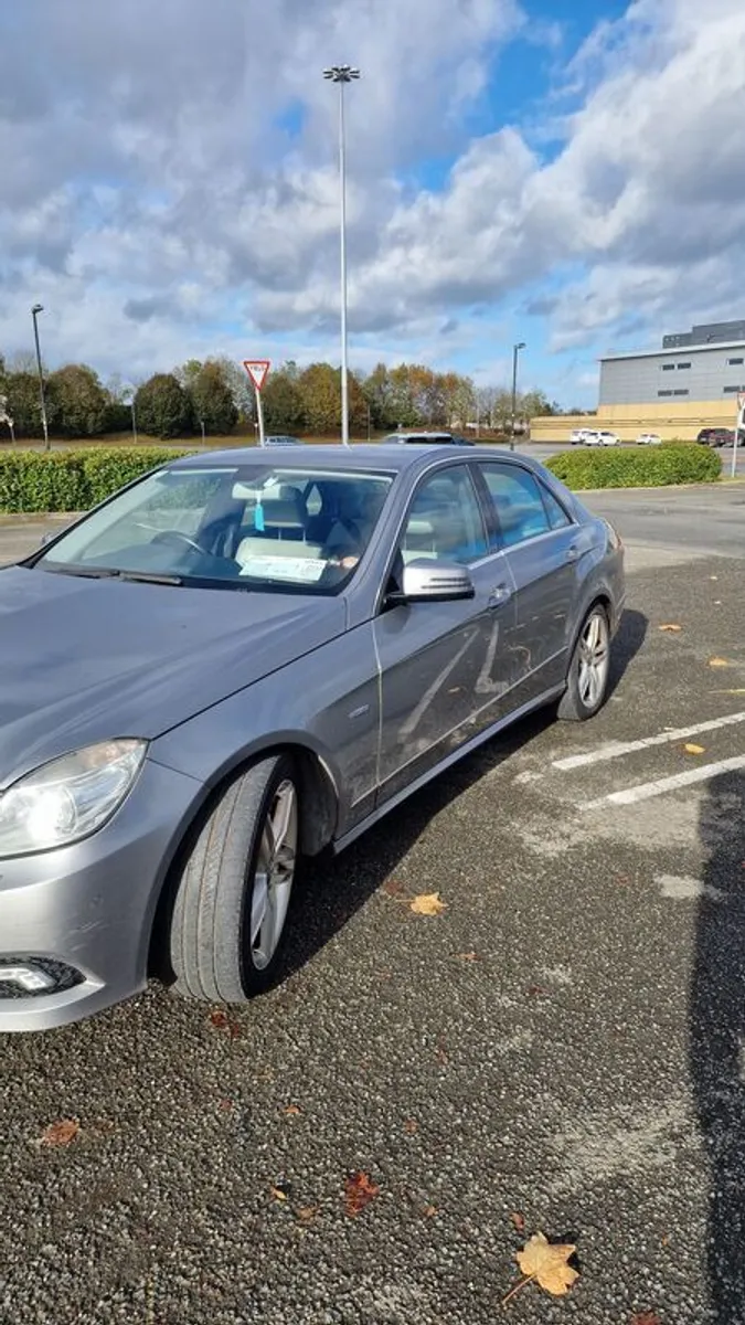 2009 Mercedes-benz E-class - Image 3