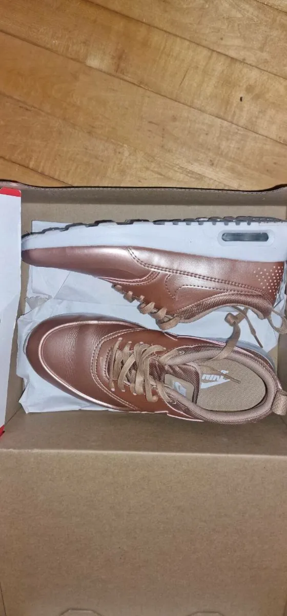 Nike trainers ladies kids - Image 1