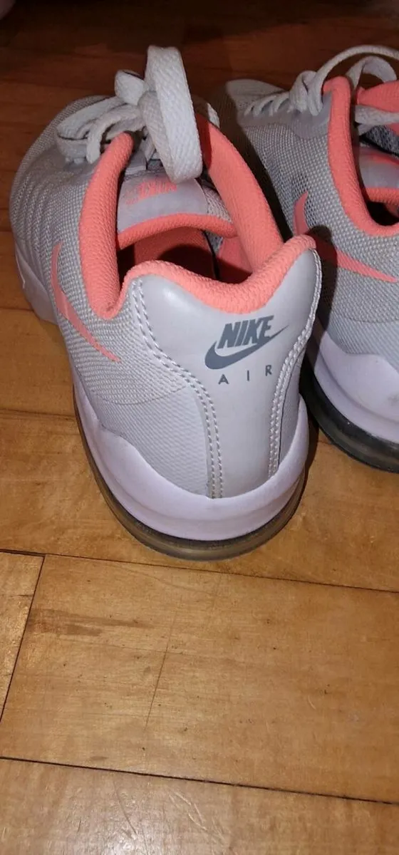 Nike trainers ladies kids - Image 3