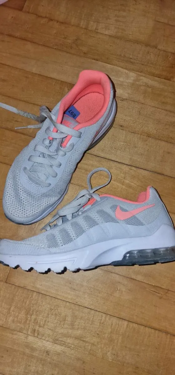 Nike trainers ladies kids - Image 4