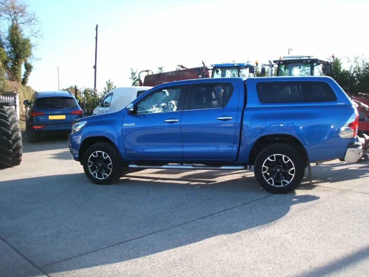 Toyota Hilux Invinicible - Image 2