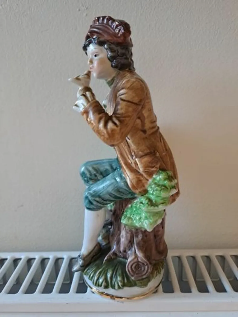 Vintage boy with bird figurine Capodimonte style - Image 3