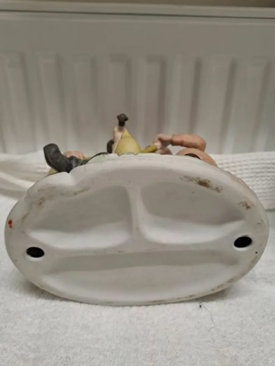 Vintage Capodimonte figurine - Image 3