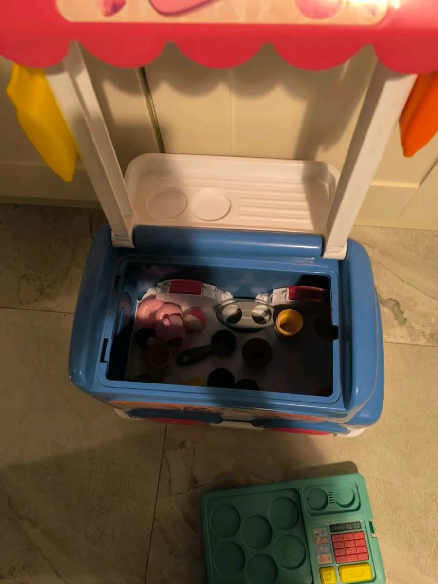 Ice Cream truck with accessories - Image 3