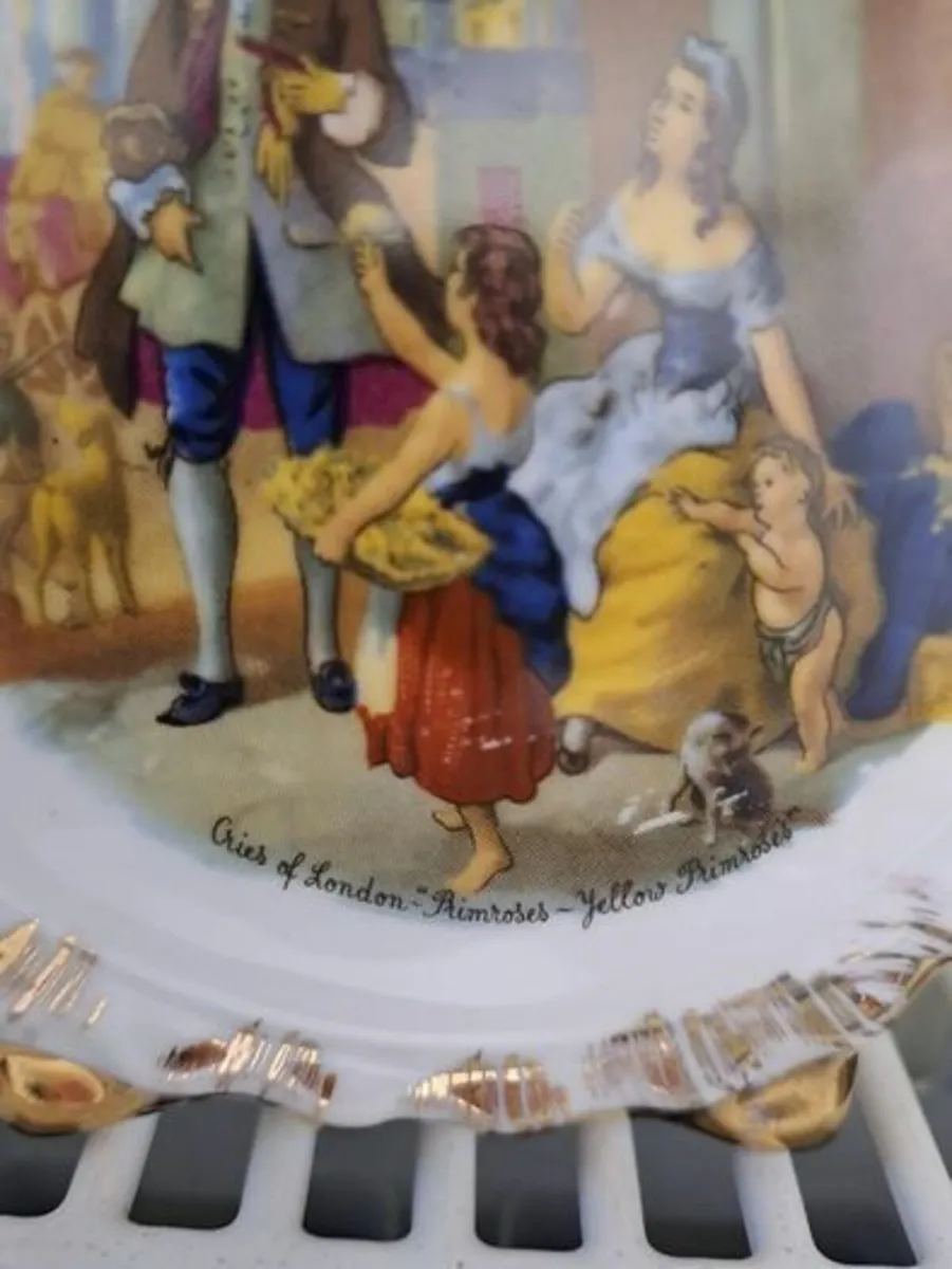 Vintage Cries of London shell figurine - Image 3