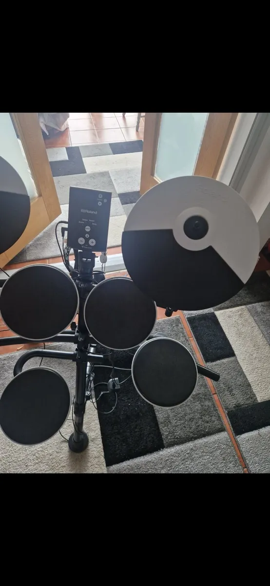 Roland electronic drumset - Image 4