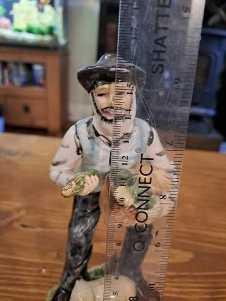 Vintage farmer figurine - Image 3