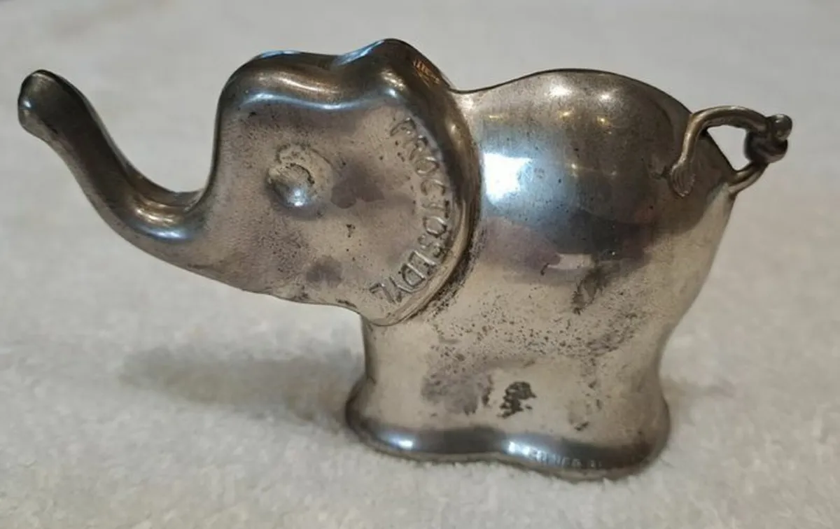 Vintage advertising elephant - Image 3