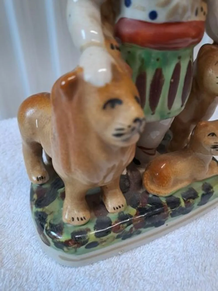 Vintage Lion Tamer figurine - Image 4