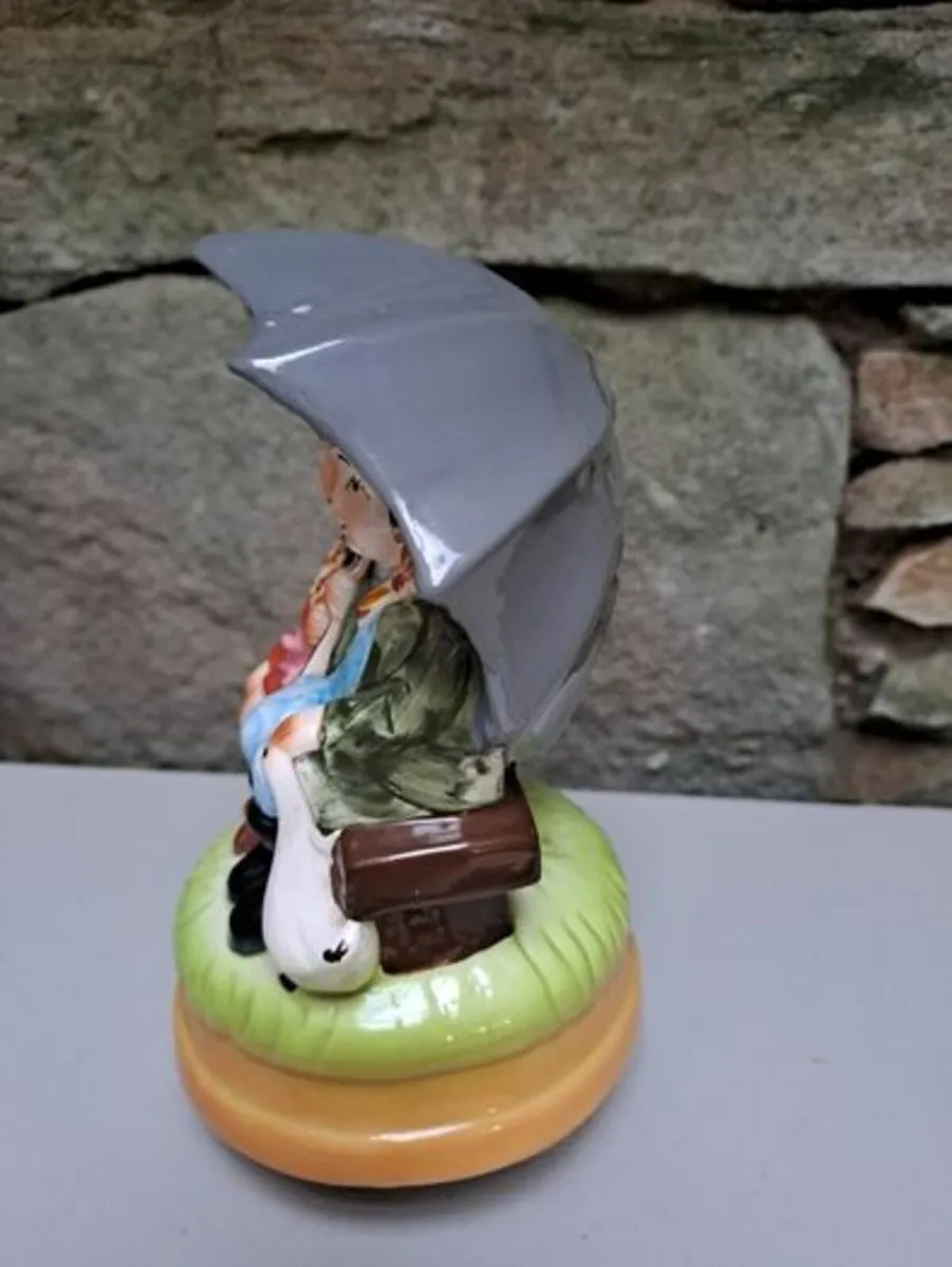 Vintage musical figurine - Image 3