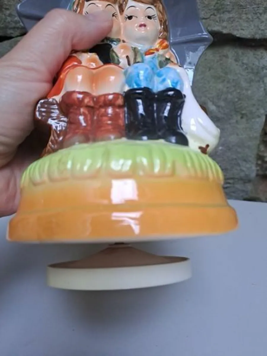 Vintage musical figurine - Image 4