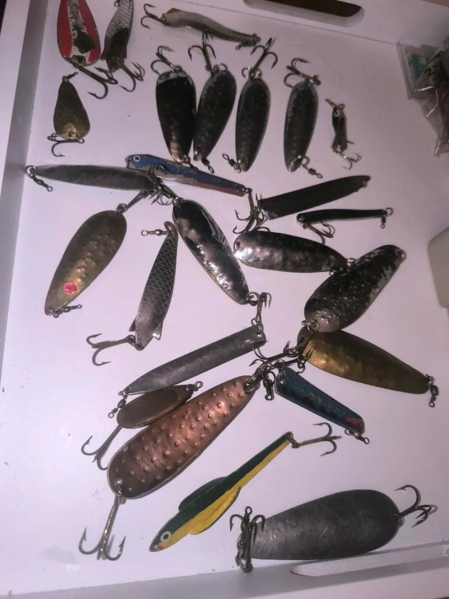 25 mixed vintage spoons and lures,spinners - Image 2