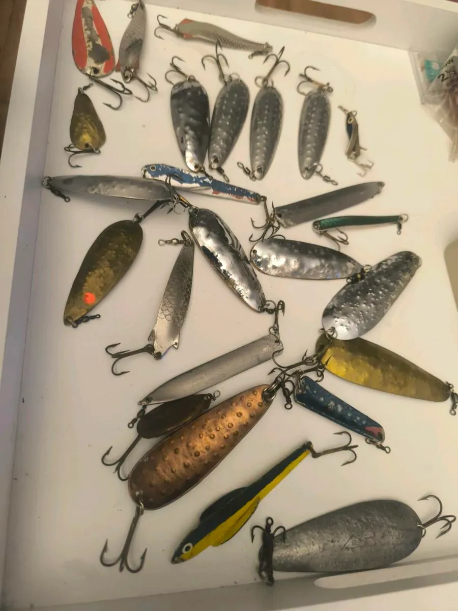 25 mixed vintage spoons and lures,spinners - Image 3