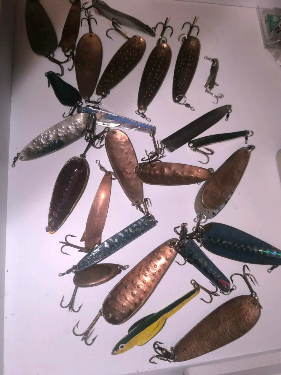 25 mixed vintage spoons and lures,spinners - Image 4