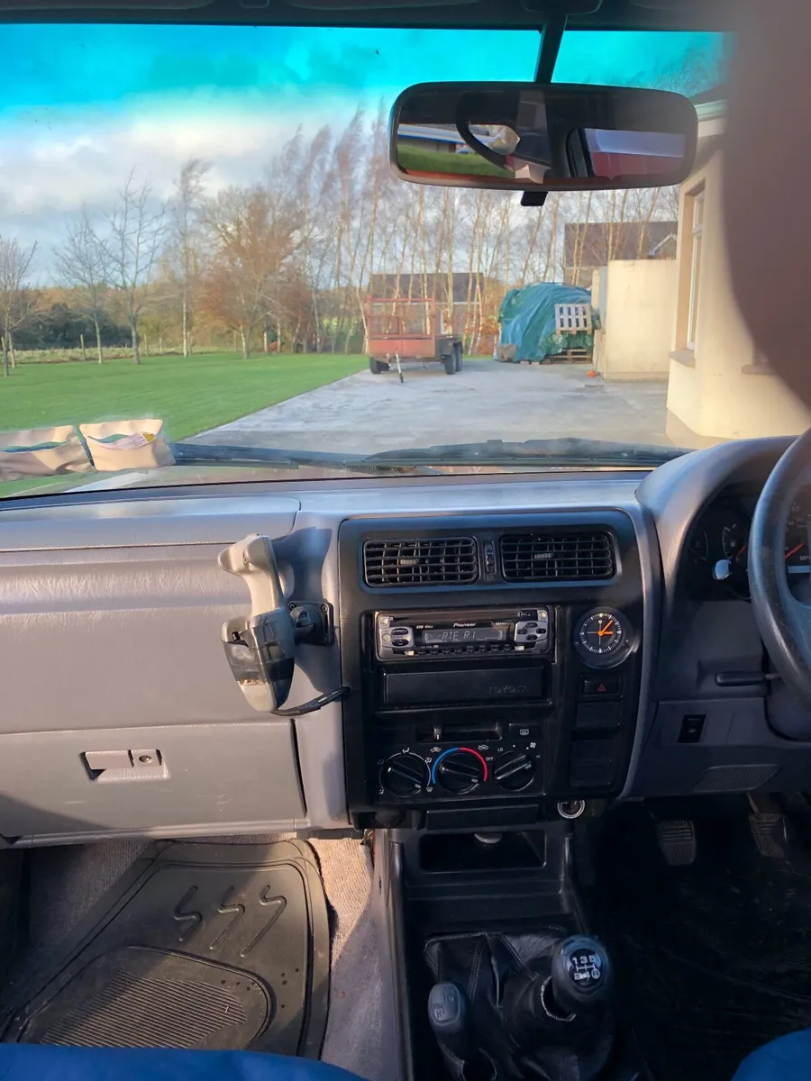 Toyota Land Cruiser 2000 - Image 3