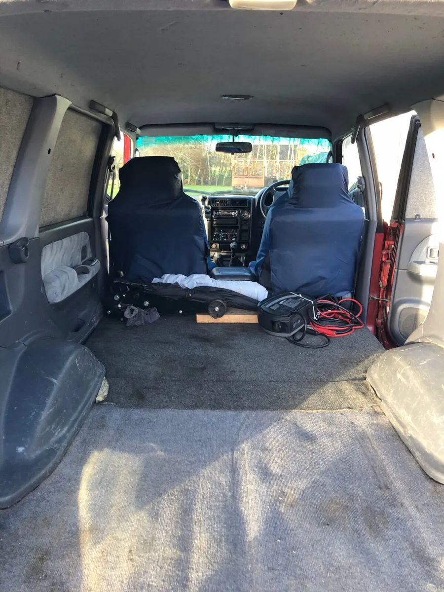 Toyota Land Cruiser 2000 - Image 4