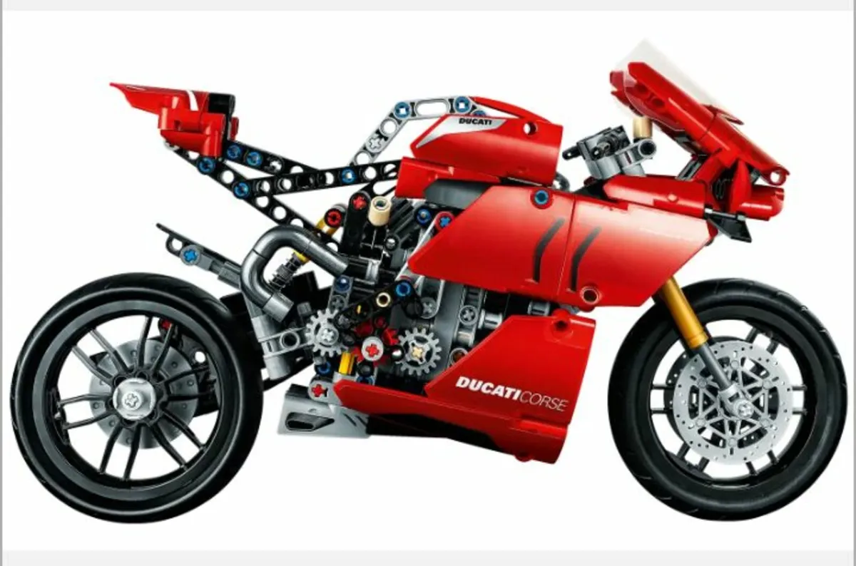 LEGO Technic 42107 Ducati Panigale V4 R - Image 3