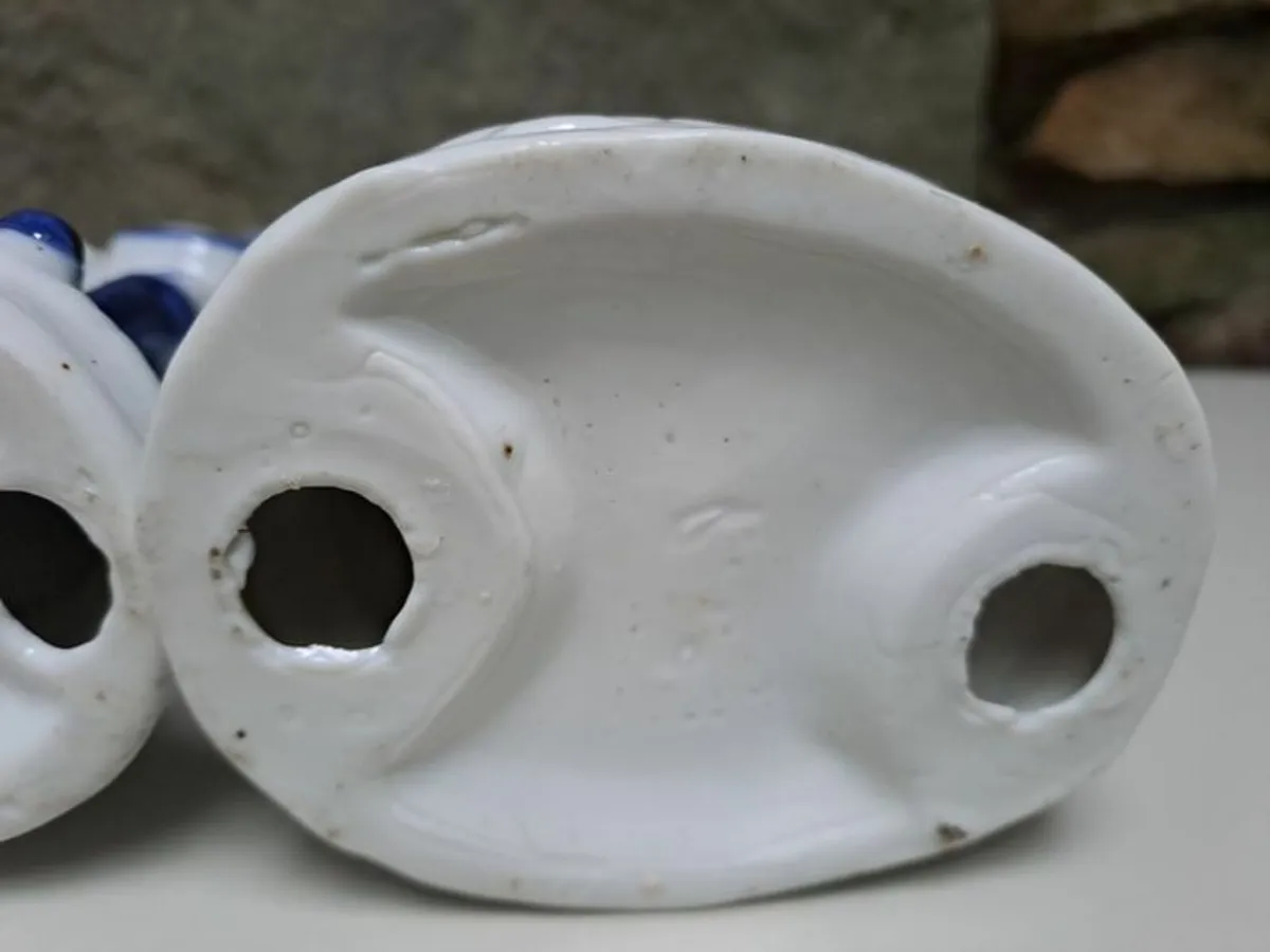 Vintage Porcelain white and cobalt blue - Image 4
