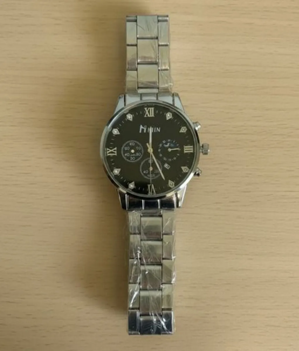 Mens Silver Stainless Steel Quartz Watch (NEW) - Image 2