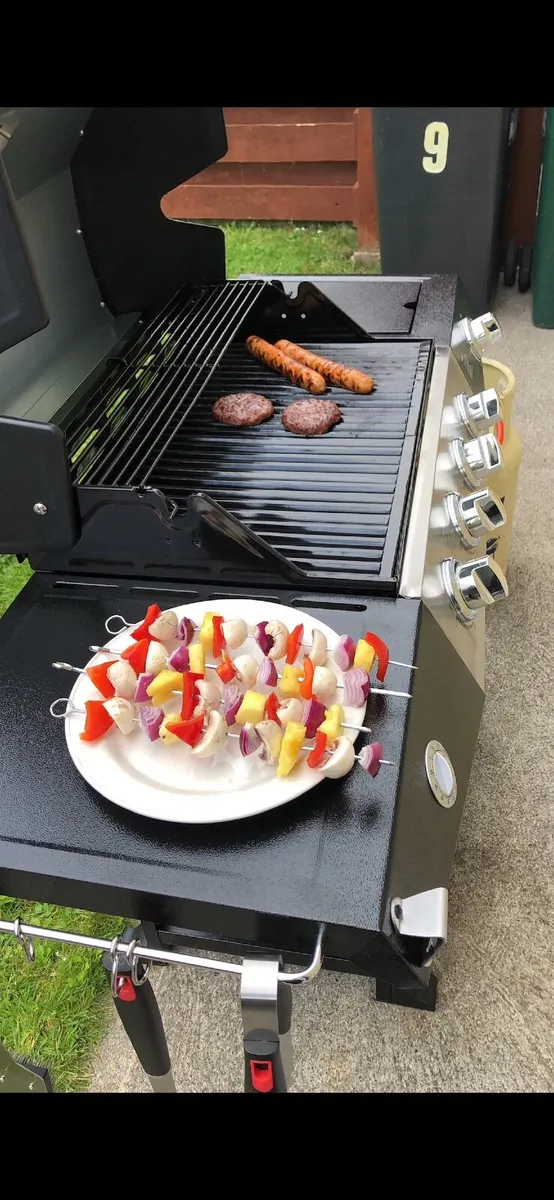 Master cook 5 burner Gas Bbq - Image 4