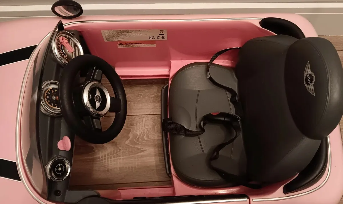 Toy Mini Cooper car - Image 4