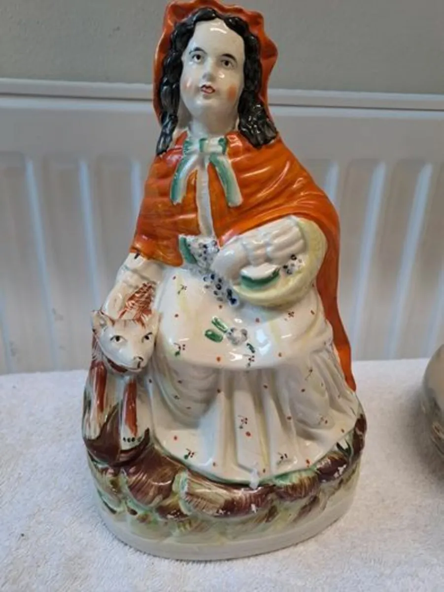 Vintage Red Riding Hood figurine - Image 1