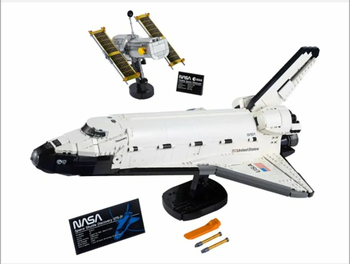 Lego 10283 NASA Space Shuttle Discovery - Image 2
