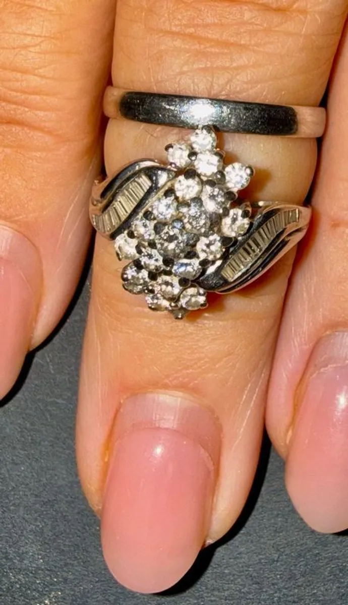 Wedding band and Vintage cluster Engagement Ring - Image 1