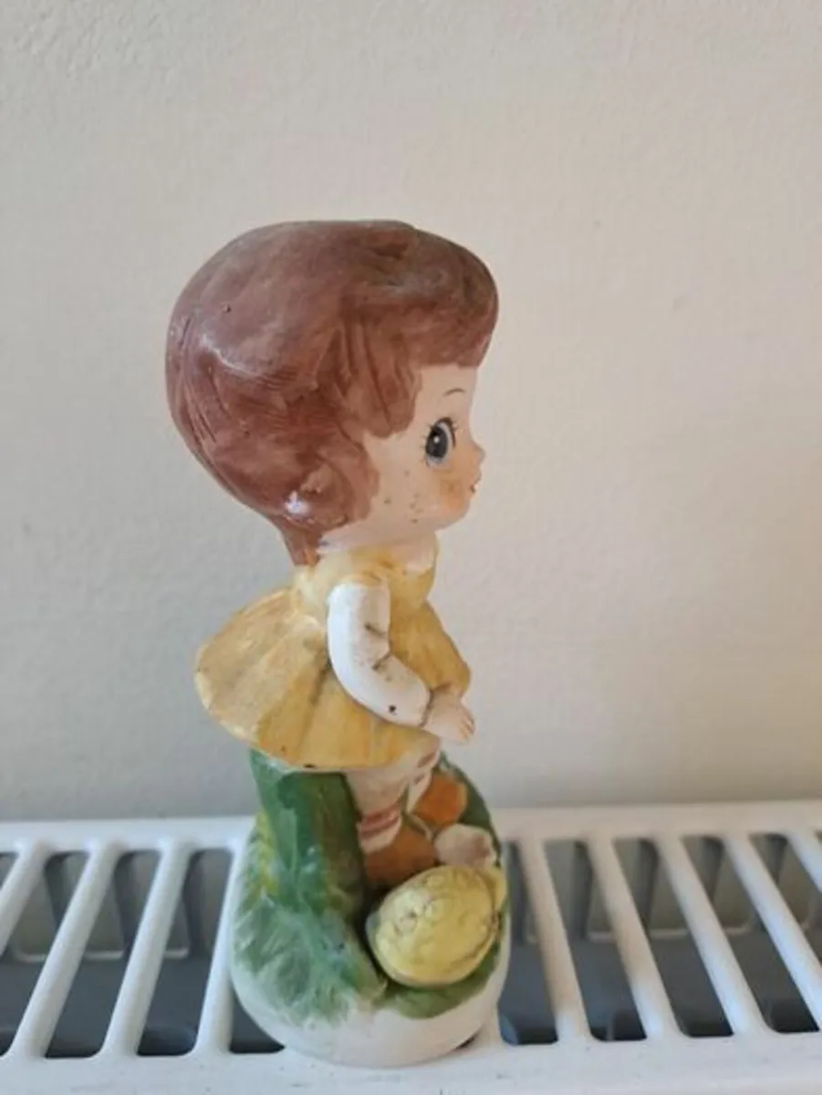 Vintage Figurine girl in yellow dress with turtle - Image 4