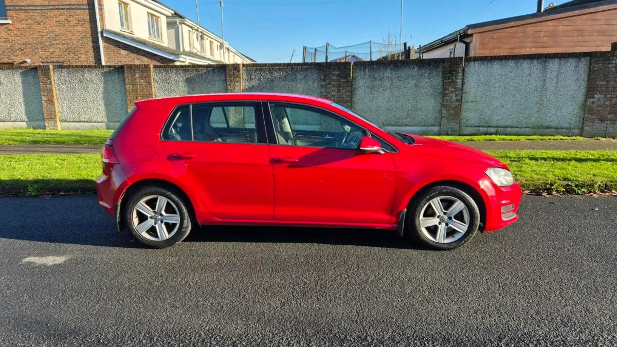 2013 Volkswagen Golf Highline - Image 2