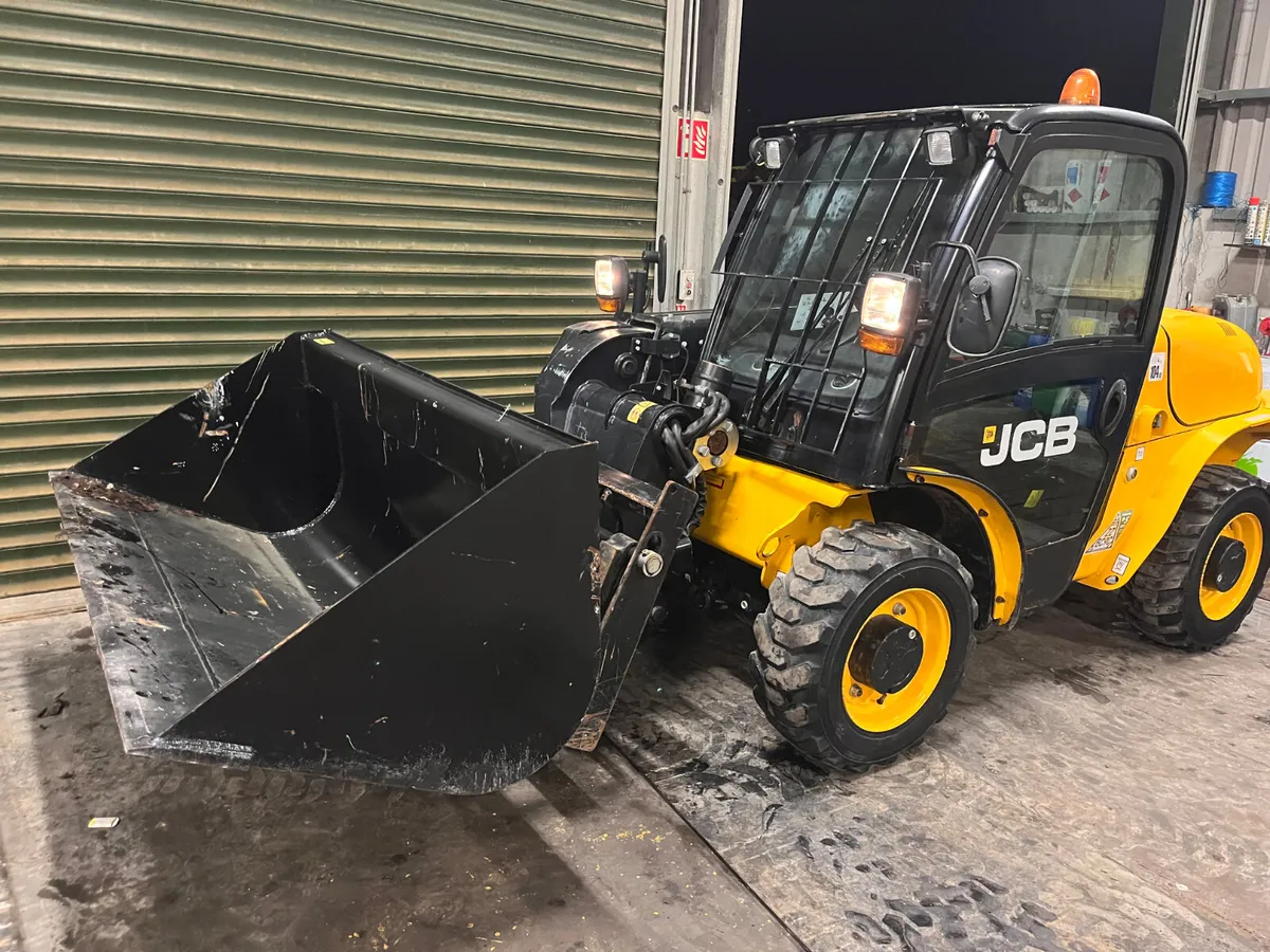 2021 JCB 520-40 - Image 2