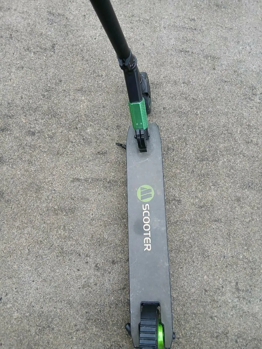 Electric scooter - Image 2