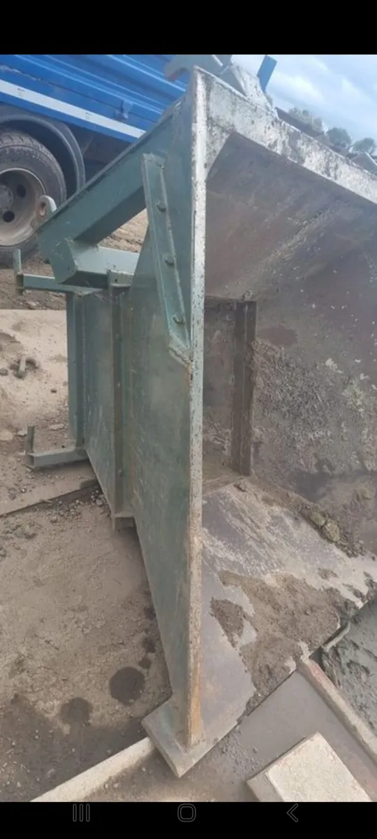 One ton bag bagging bucket - Image 1