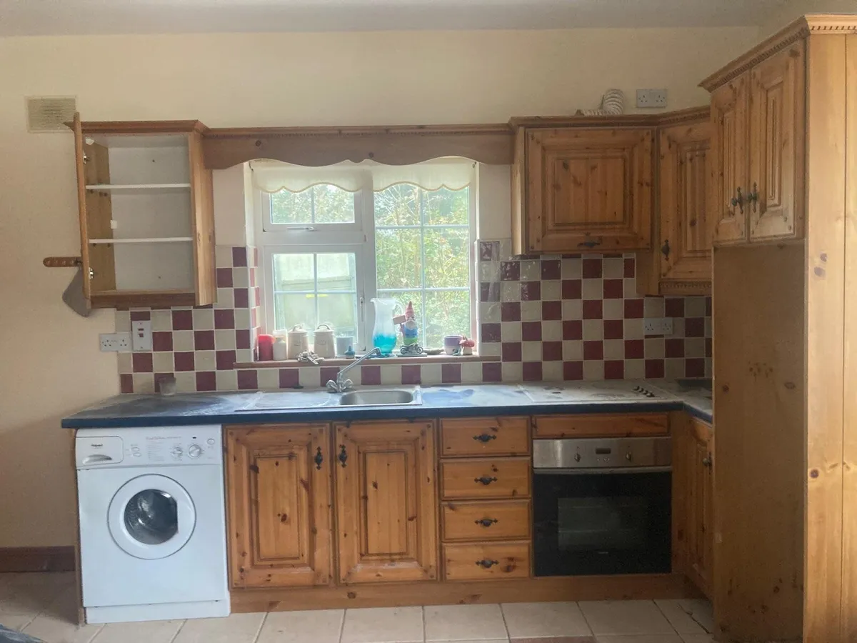 Fitted kitchen - Image 1