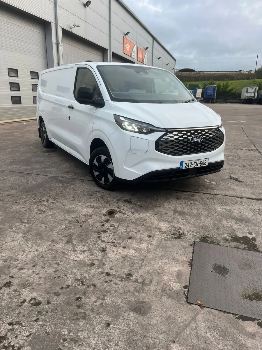 Ford Transit Custom 2024 - Image 1