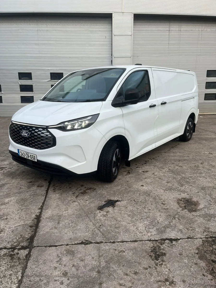 Ford Transit Custom 2024 - Image 2