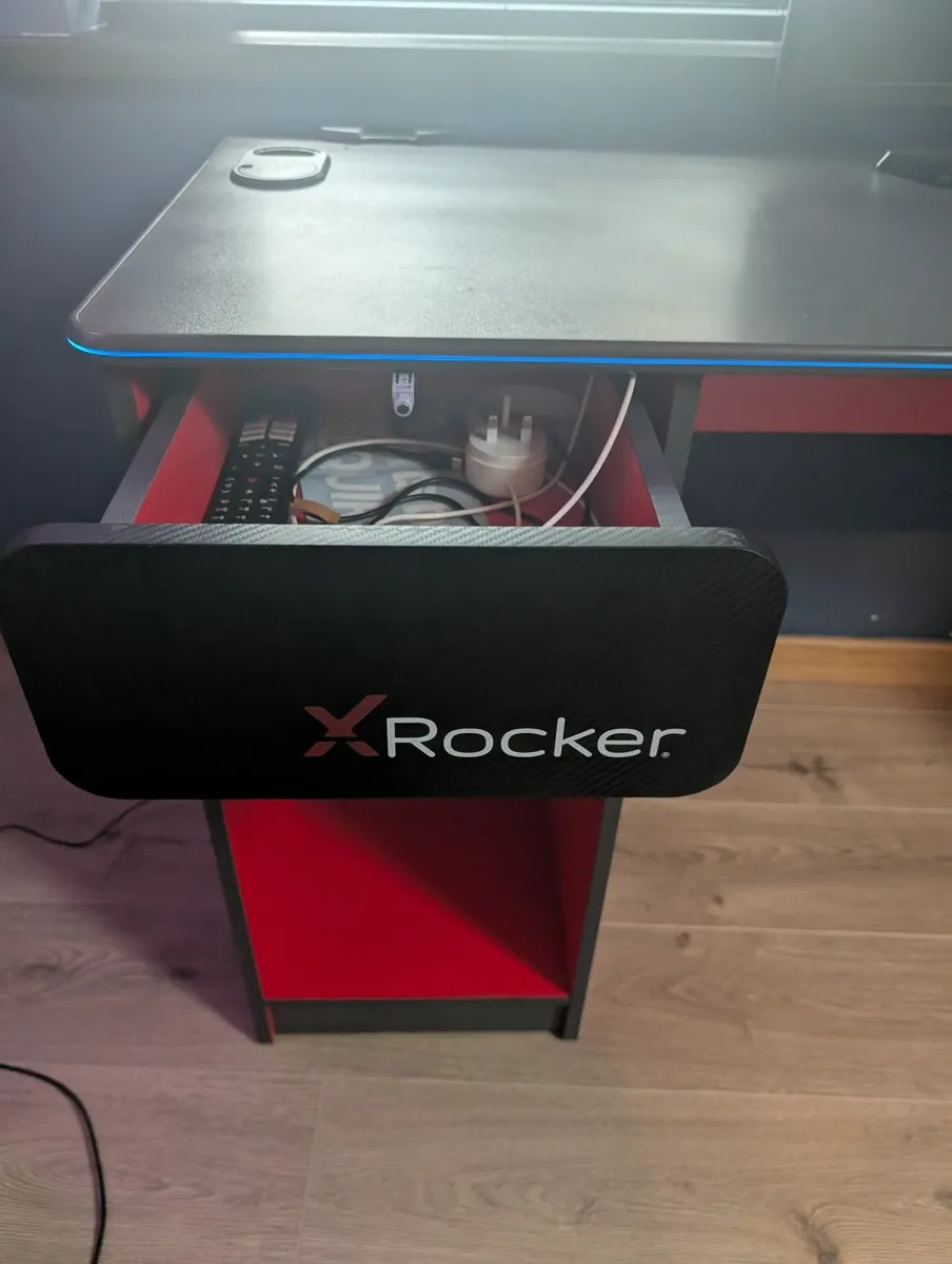 X rocker Gaming desk - Image 4