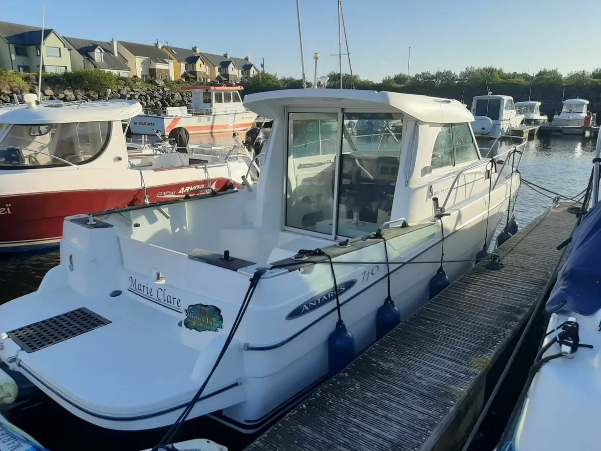 Beneteau Antares 710 Boat - Image 2