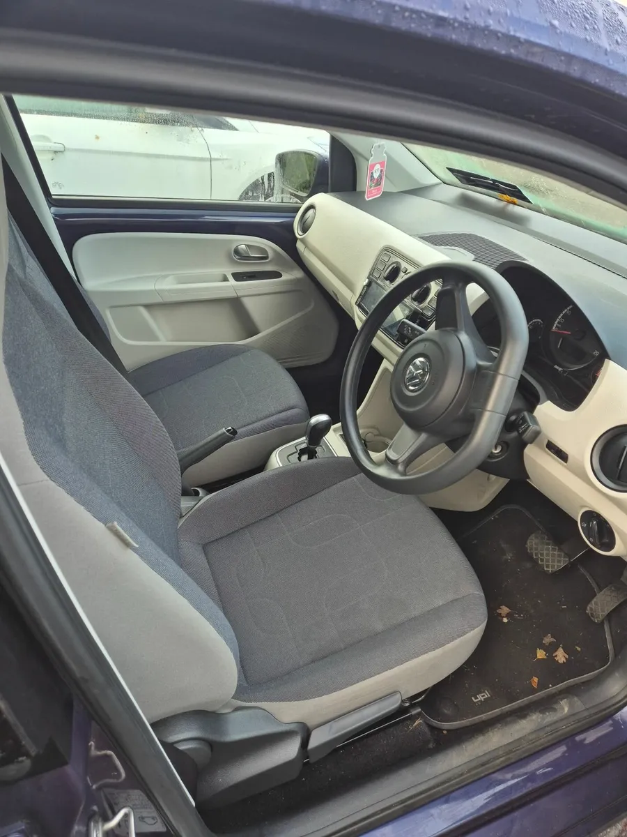 Volkswagen up! 2016 - Image 2