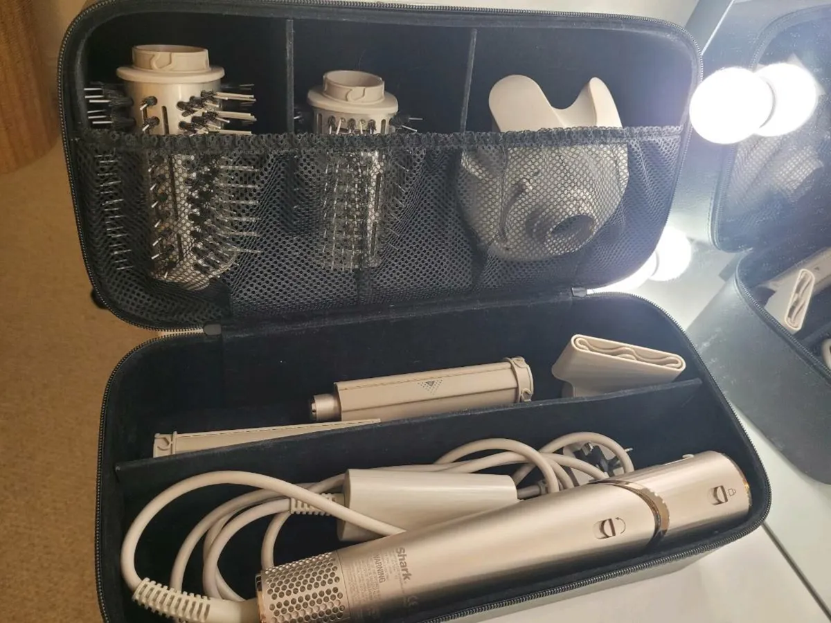 Shark FlexStyle 5-in1 Air Styler and Hair Drier - Image 3