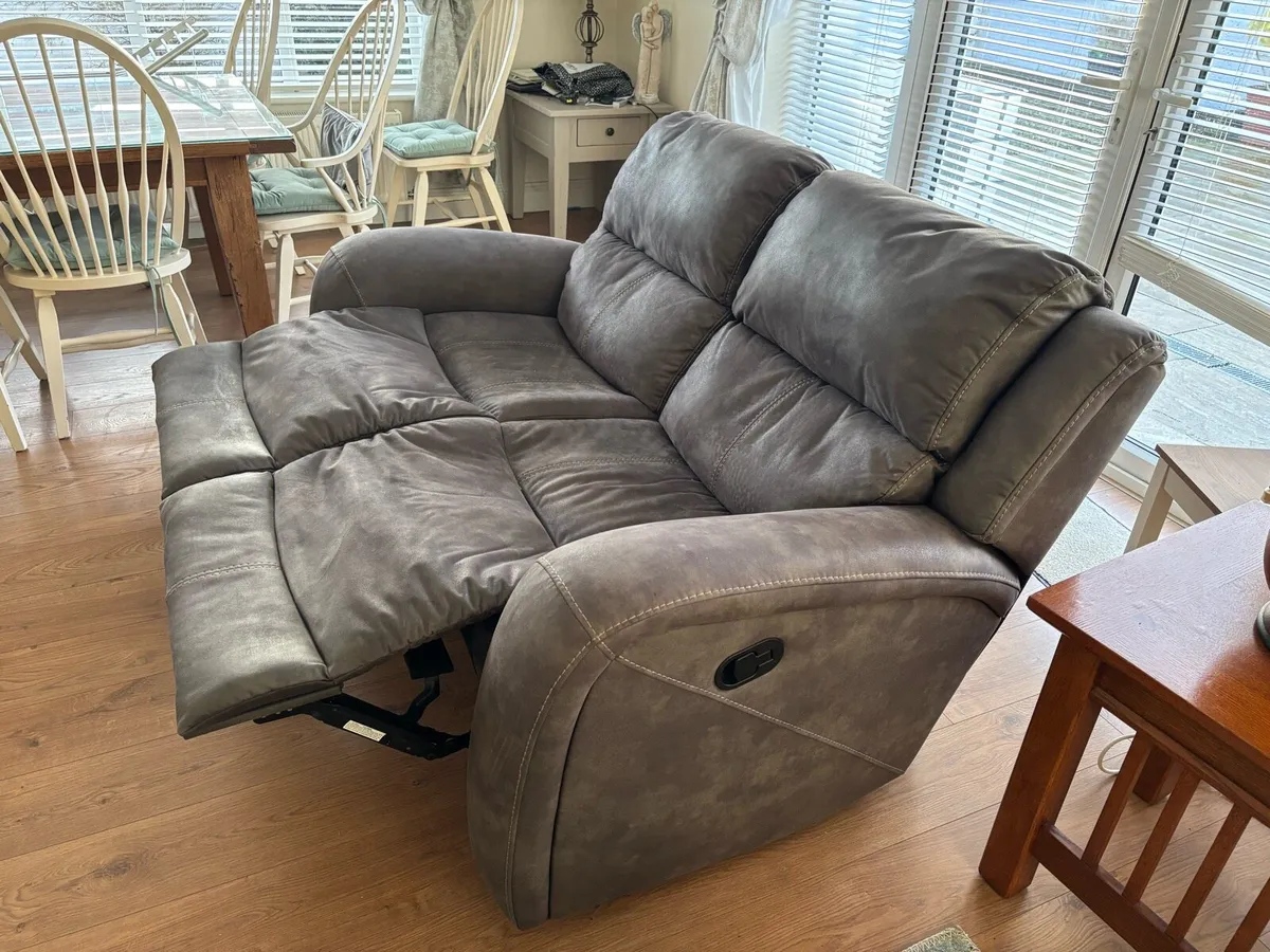 2 piece recliner Couch - Image 1