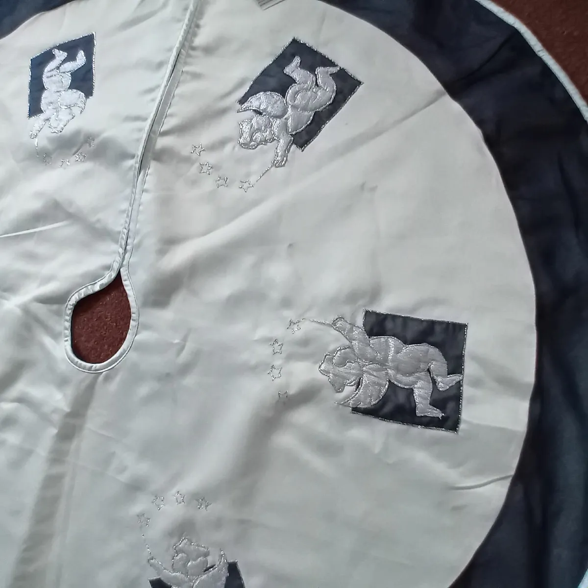 BRAND NEW Christmas Tree Skirt - Image 2