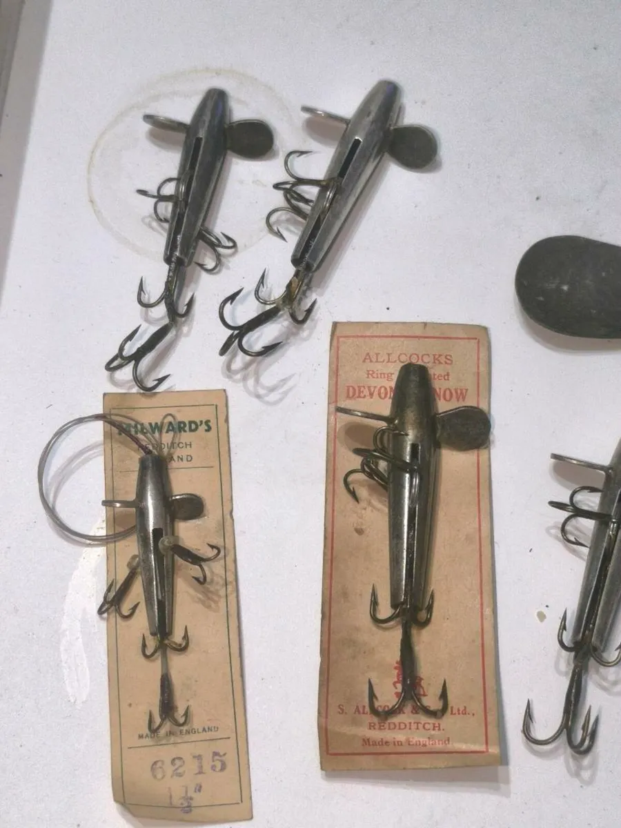 Rare ring slotted Devon minnows and old spoons - Image 2