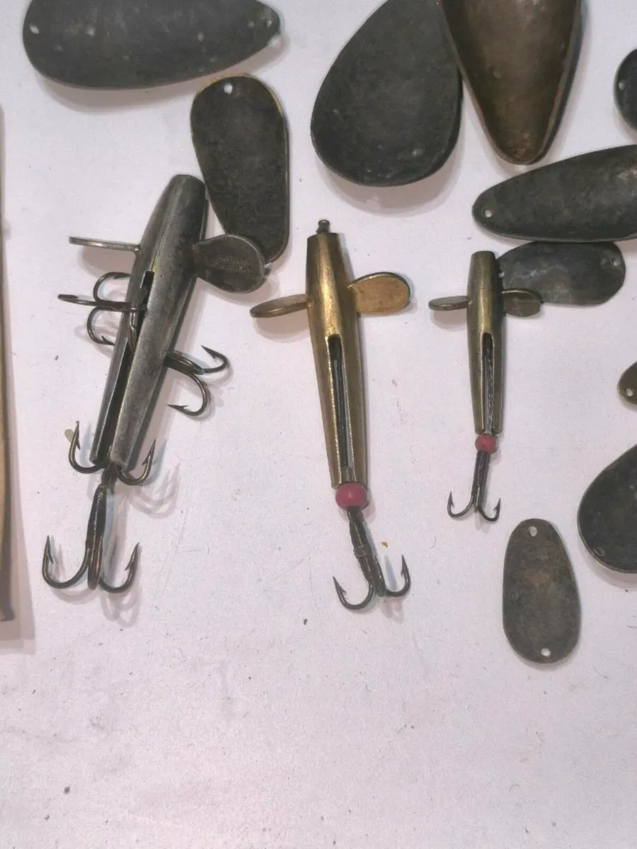 Rare ring slotted Devon minnows and old spoons - Image 3