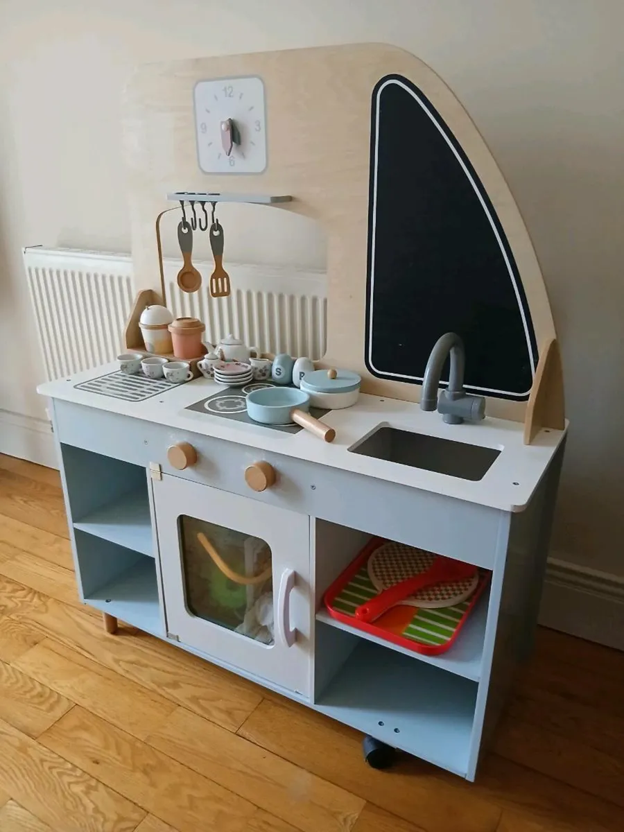Wooden kitchen cart - Image 1